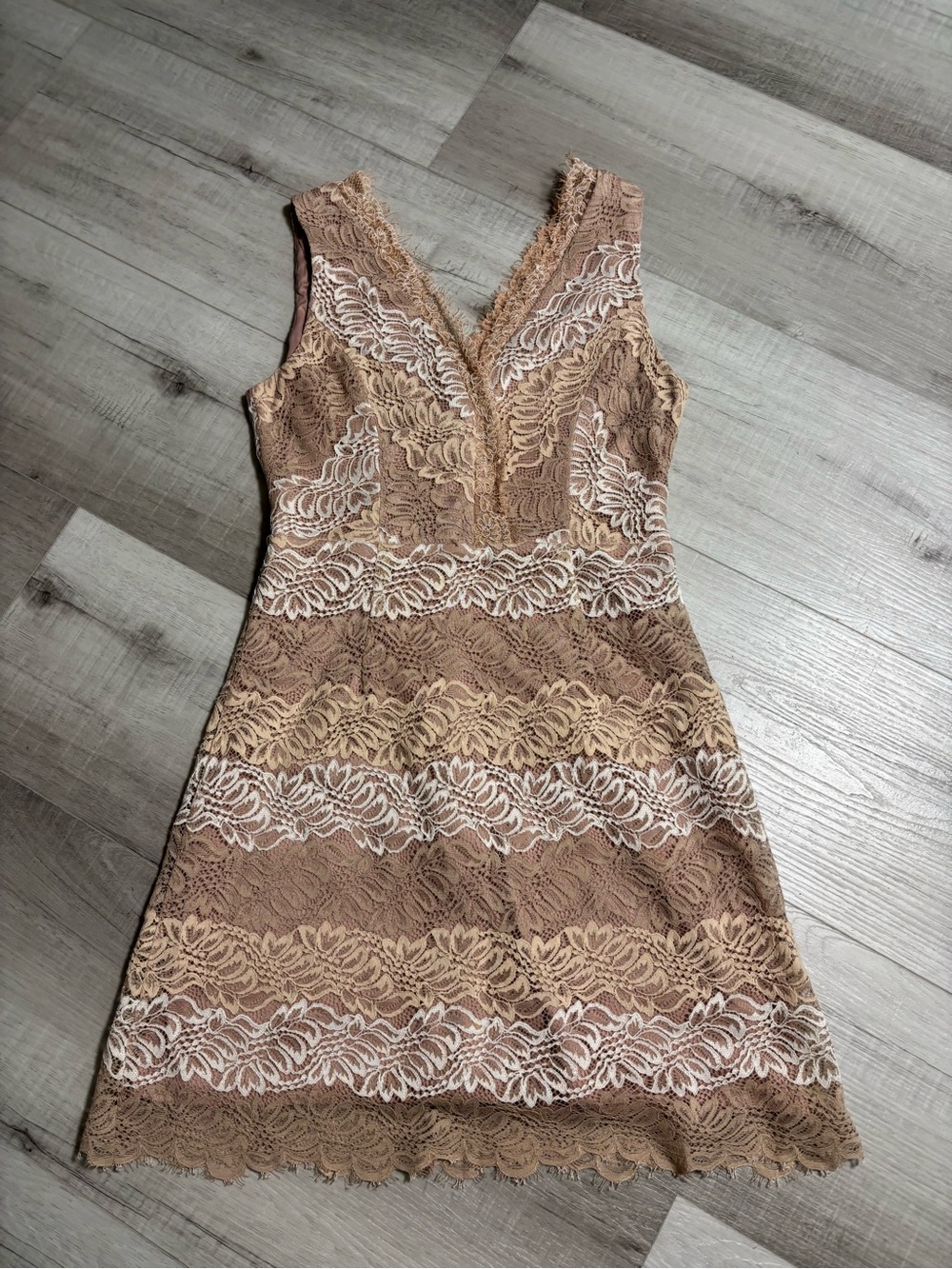 Lulus Lace Dress Size M Brown Mauve Floral V Neck Sleeveless